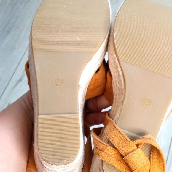 (63-3863) Rilista Wedges Sz 6 - Picture 5 of 11